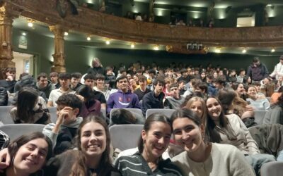 Batxilergoko 2. mailako ikasleak La casa de Bernarda Alba antzezlanean izan ziren Campos Antzokian